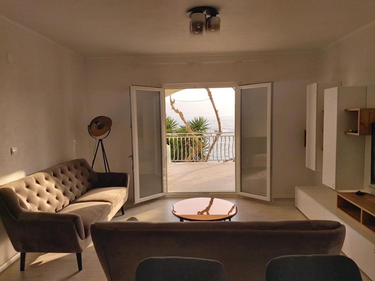 Apartment Franic Sućuraj エクステリア 写真