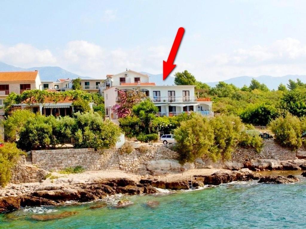 Apartment Franic Sućuraj エクステリア 写真